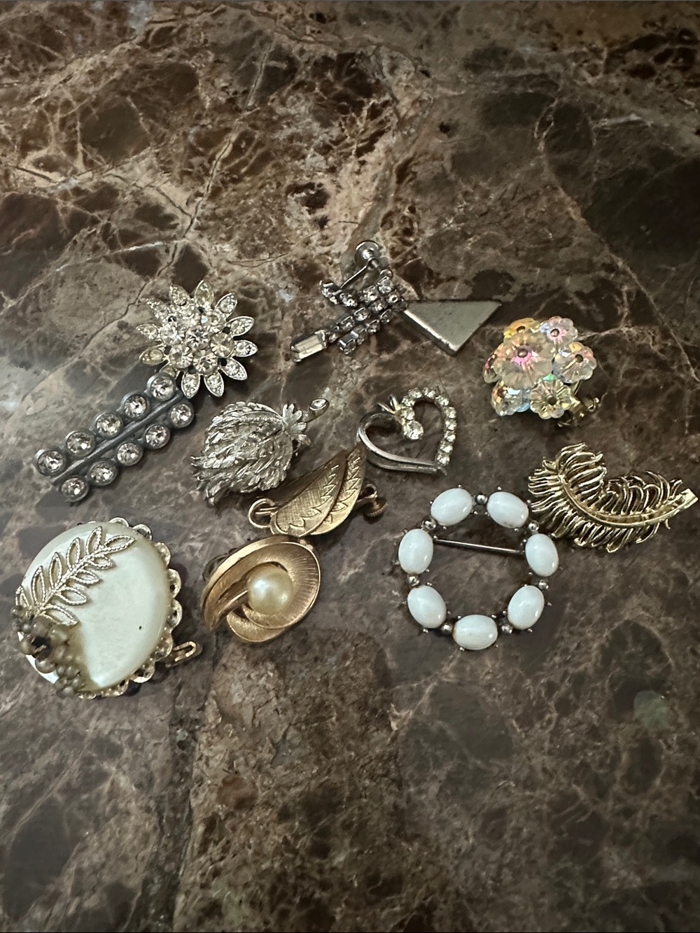 Mixed Vintage Women’s Brooch and Misc Pieces Set in Gold and Silver Tones